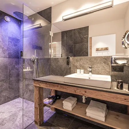 Boutiquehotel Alpbacherin 4 Sterne Superior Отель 4*