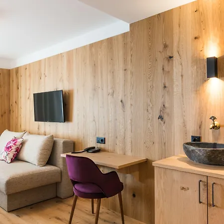Boutiquehotel Alpbacherin 4 Sterne Superior Hotell 4*