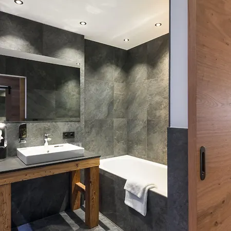 Boutiquehotel Alpbacherin 4 Sterne Superior מלון 4*